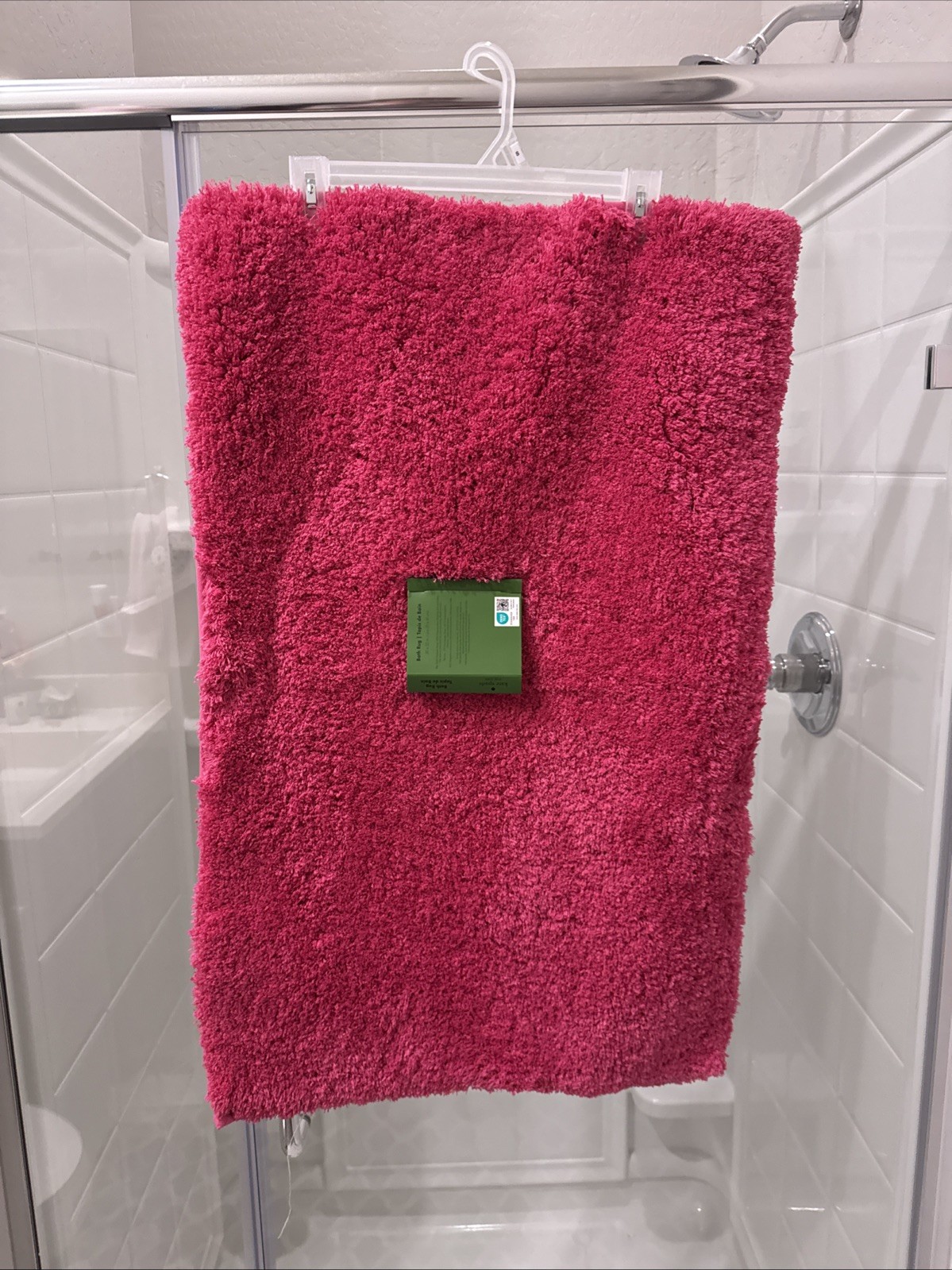 kate spade new york Hot Pink Bath Rug Soft & Absorbent 100% Polyester 20 x 32 in